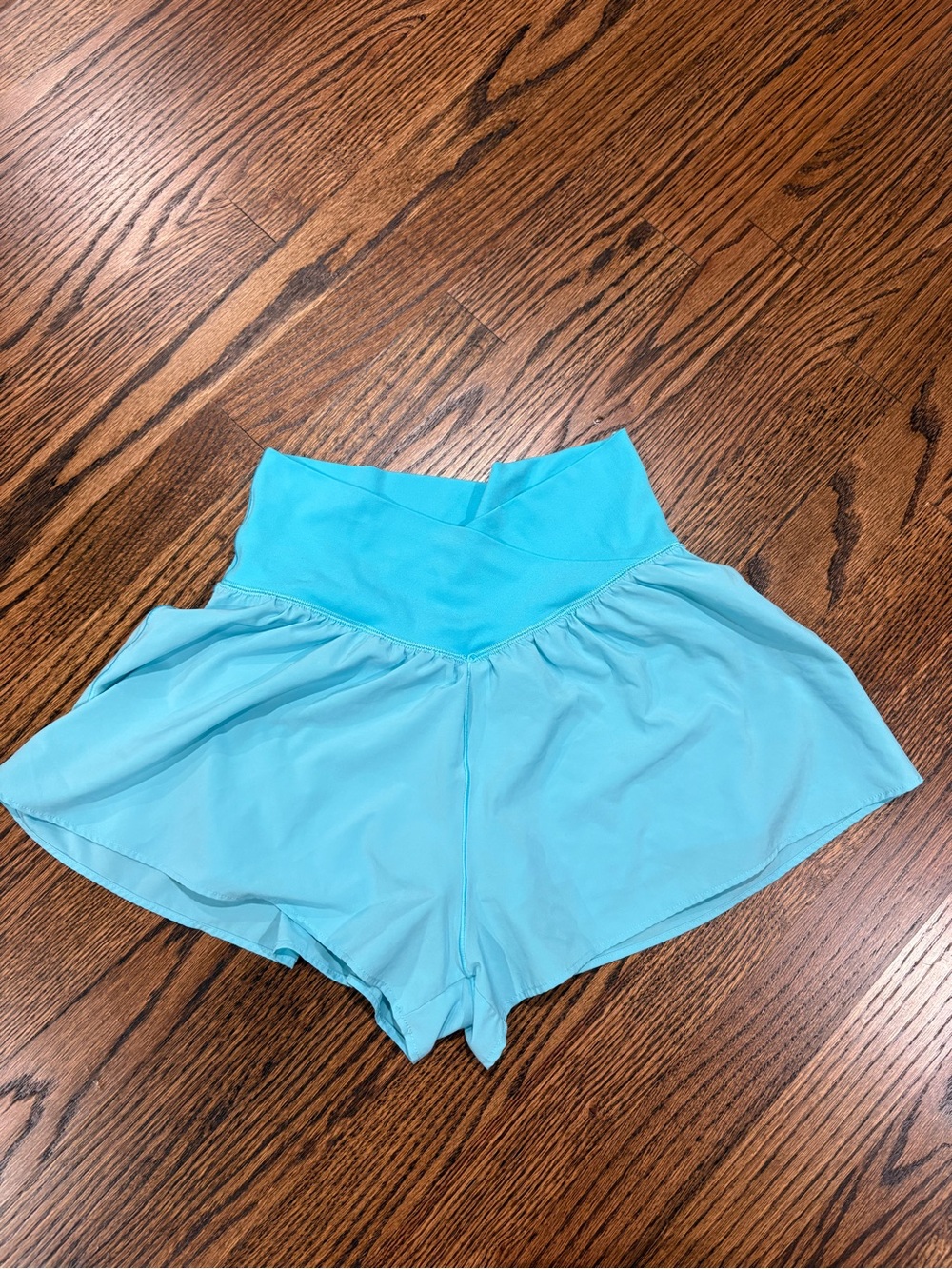 Crossover shorts